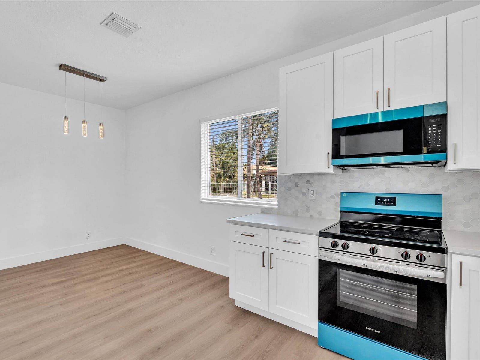 2410 NW 43rd Street, Miami, FL 33142 photo 10