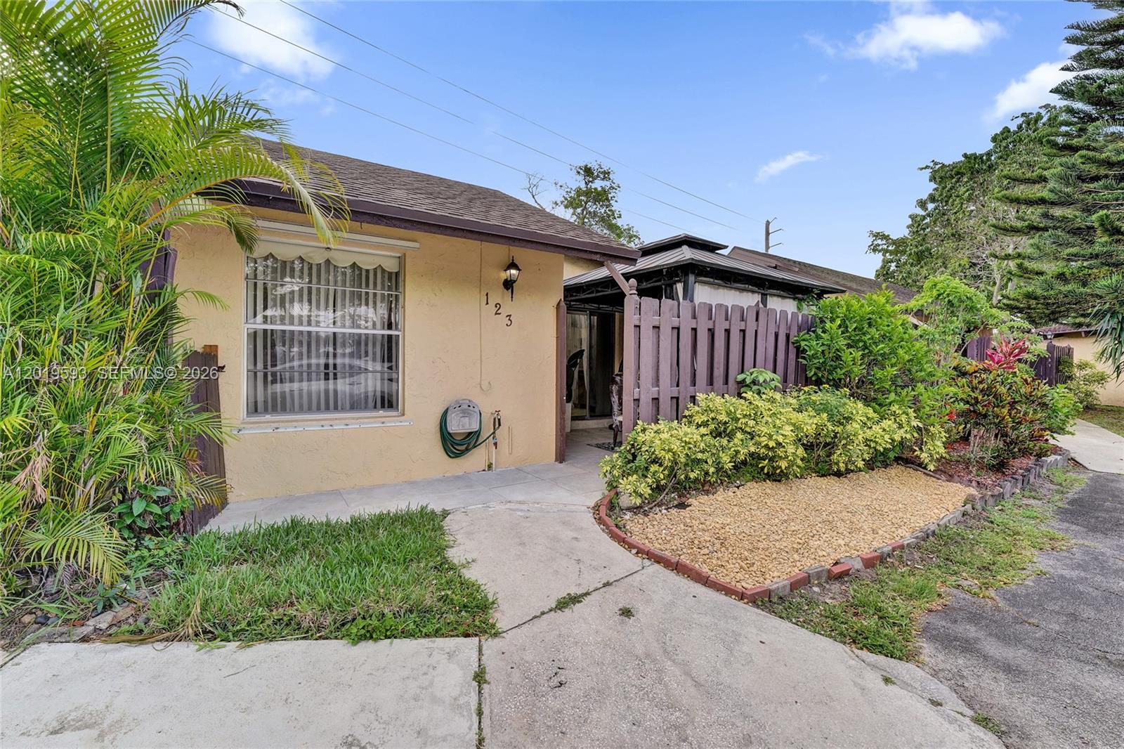123 Briarwood Circle 25, Hollywood, FL 33024, Hollywood
