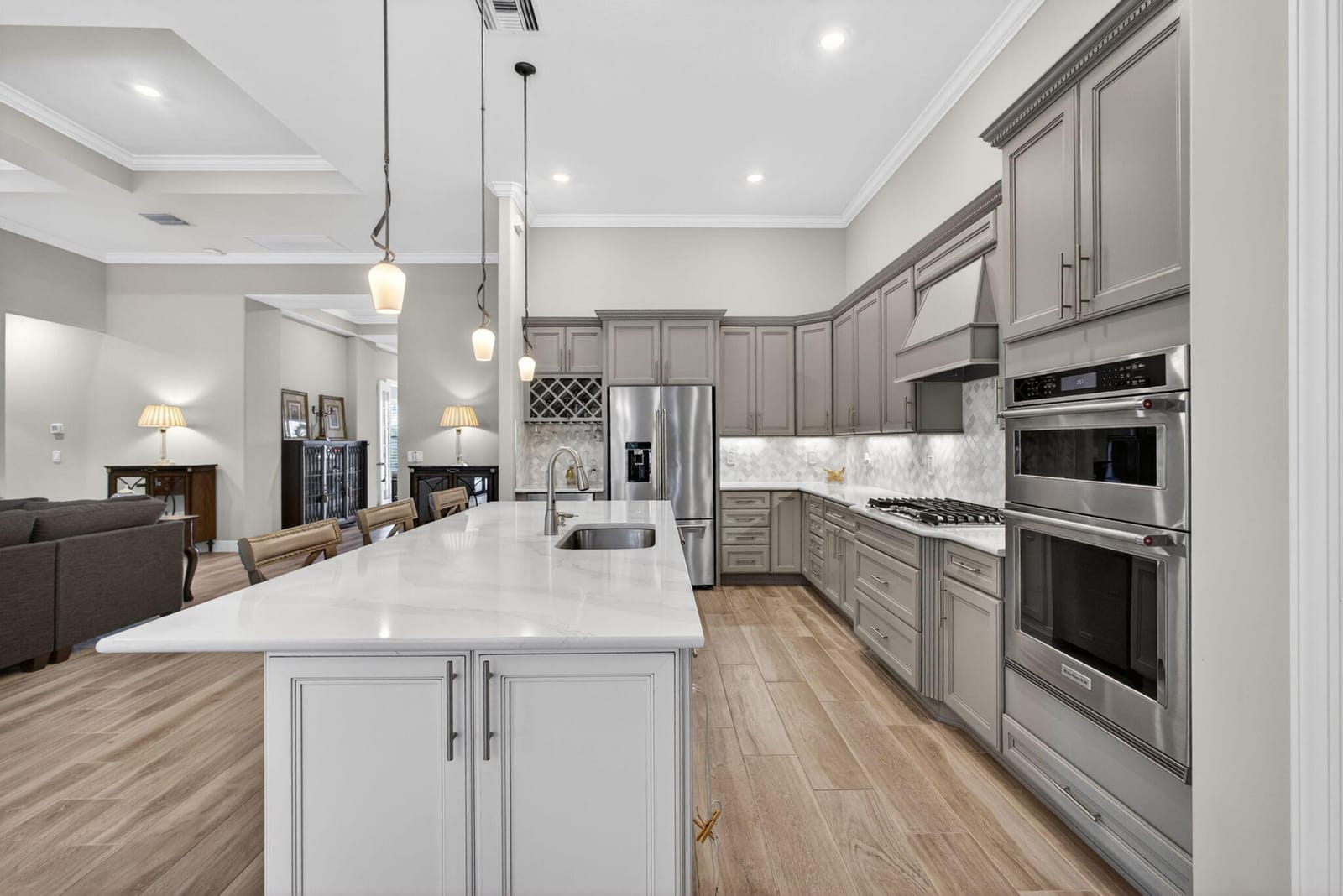 9206 Balsamo Drive — photo 8
