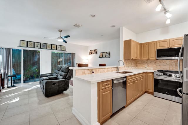 1743 NE 4th Avenue F4, sold in River Landings, Fort Lauderdale, FL