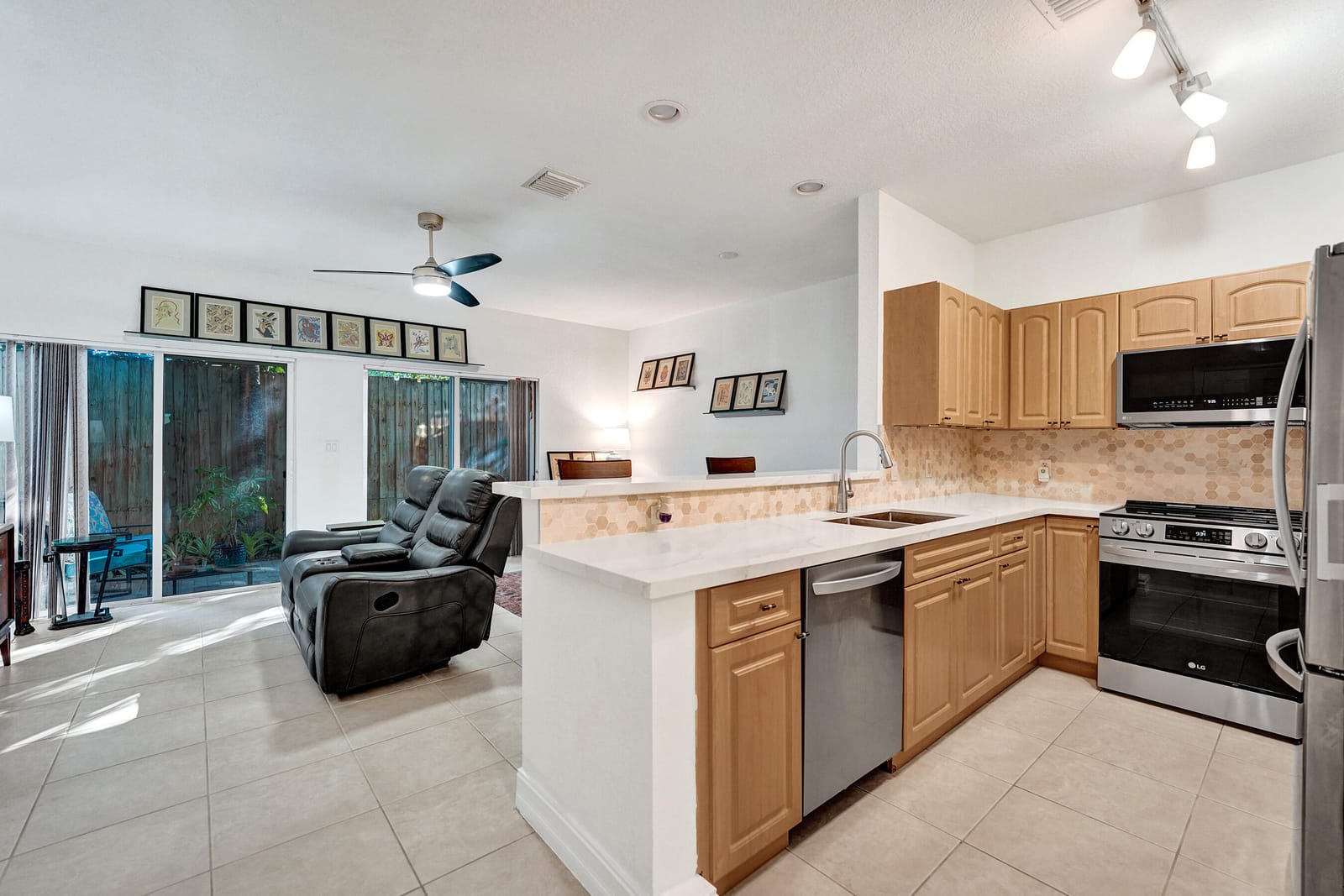1743 NE 4th Avenue F4, Fort Lauderdale, FL 33305