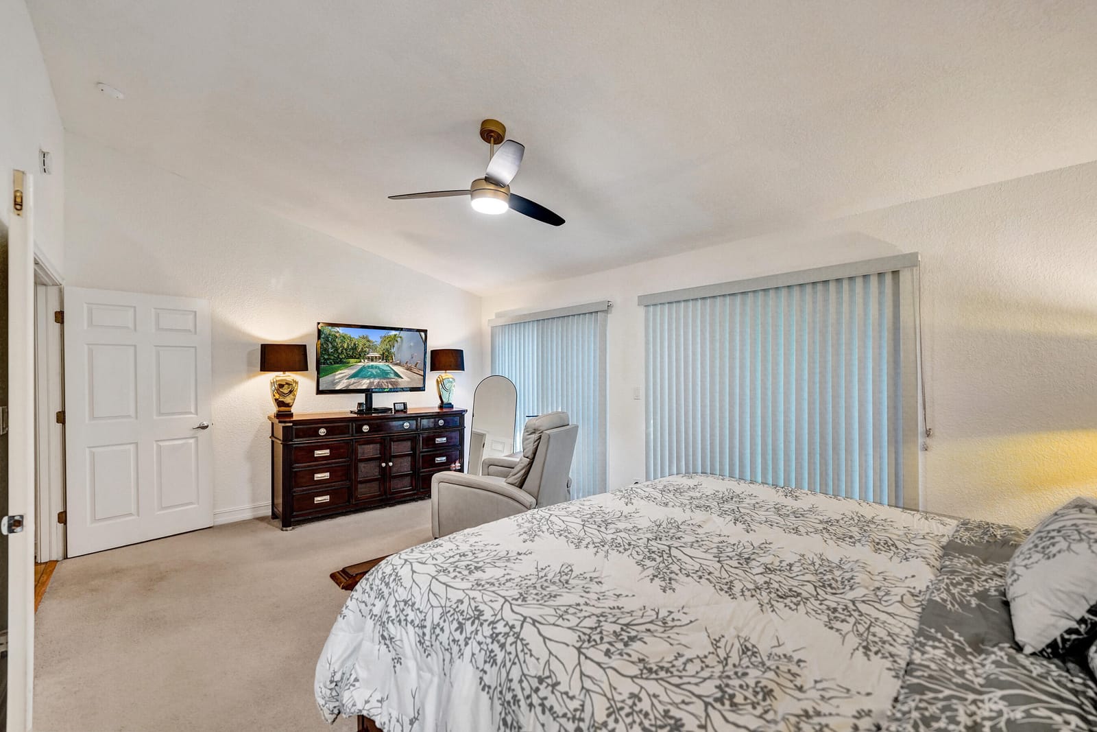 1743 NE 4th Avenue F4, Fort Lauderdale, FL 33305 photo 16