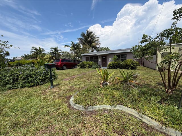 1001 N 31st Court, Hollywood, FL 33021