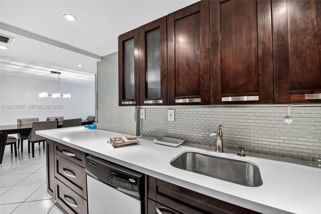 2401 Collins Avenue 1107, Miami Beach, FL 33140