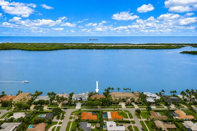806 Lakeside Drive, sold in Yacht Club, Hypoluxo, FL