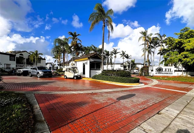 9715 Fontainebleau Boulevard E209, Miami, FL 33172