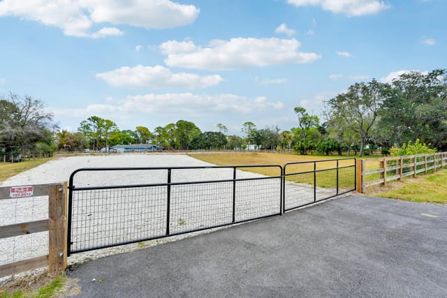 15743 99th Street N, West Palm Beach, FL 33412