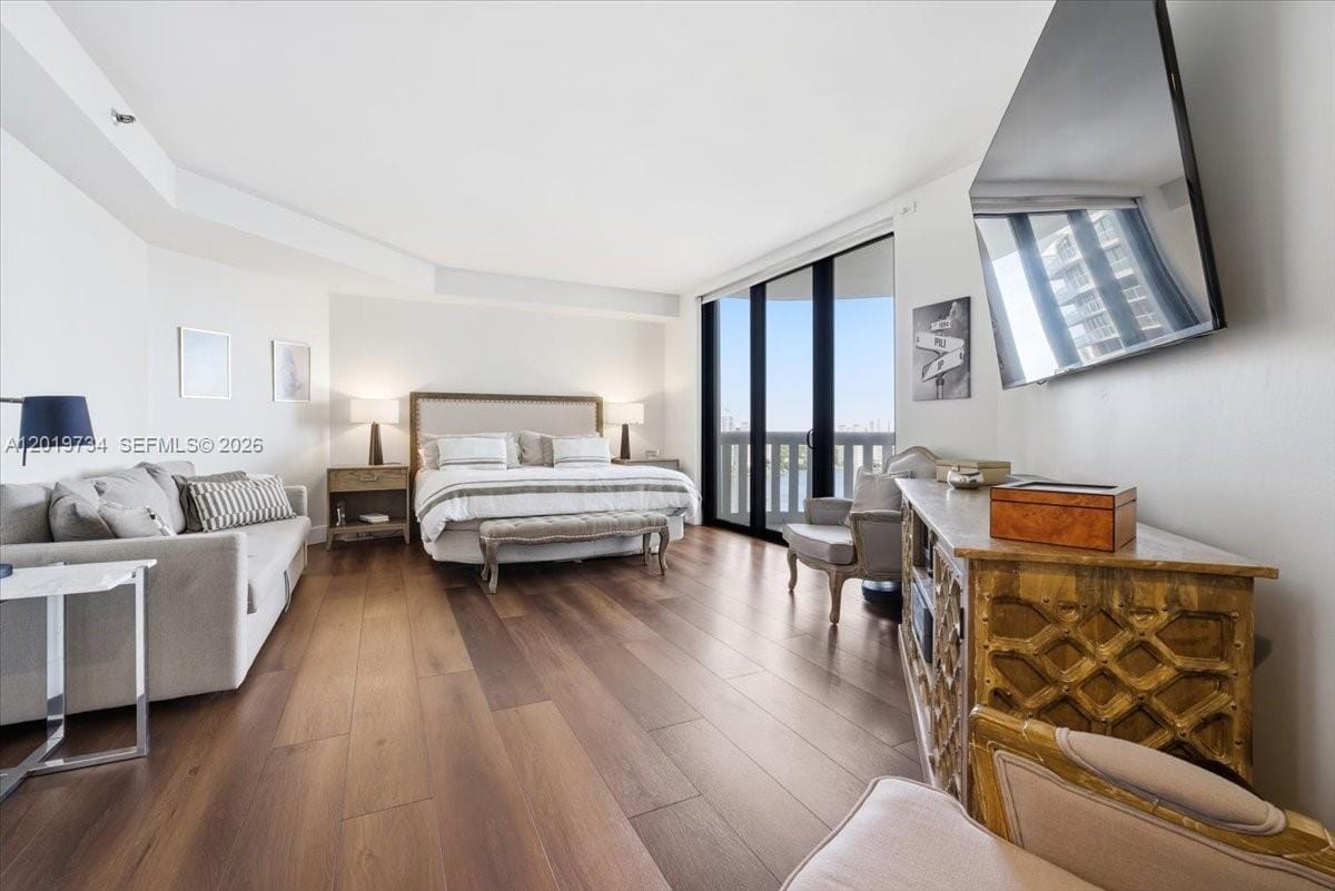 3000 Island Boulevard 2802 — photo 12