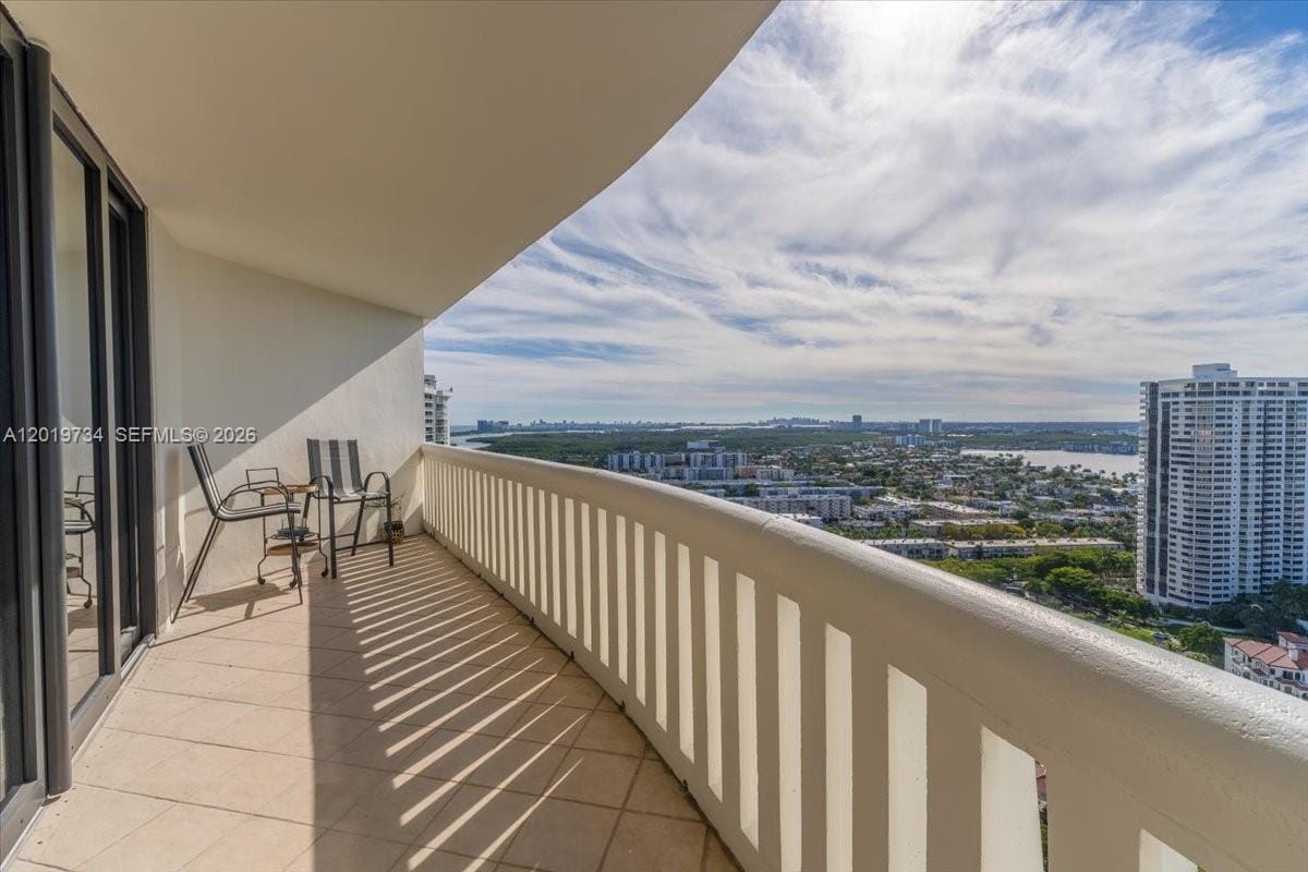 3000 Island Boulevard 2802, Aventura, FL 33160 photo 20