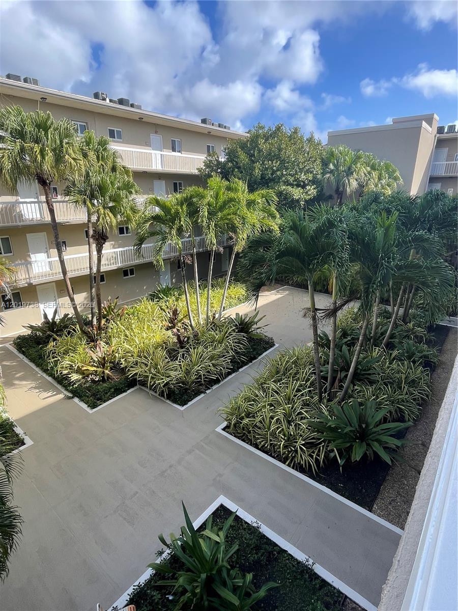 7815 N Camino Real I-216 I-216, Miami, FL 33143