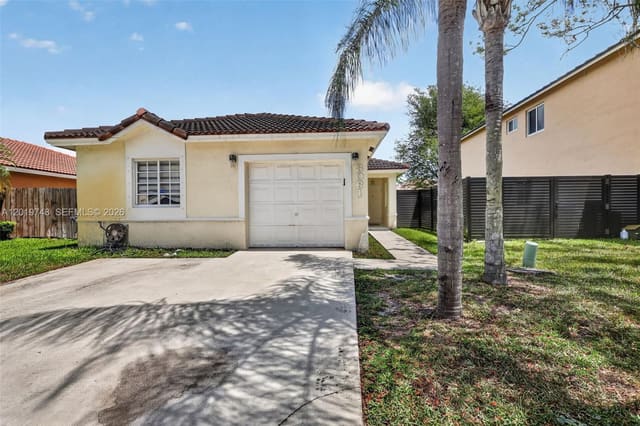 8061 NW 197th Street, Spanish Lakes 1st, Hialeah, FL