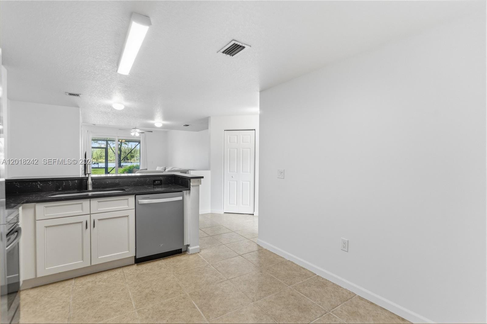 4065 Crystal Lake Drive — photo 9