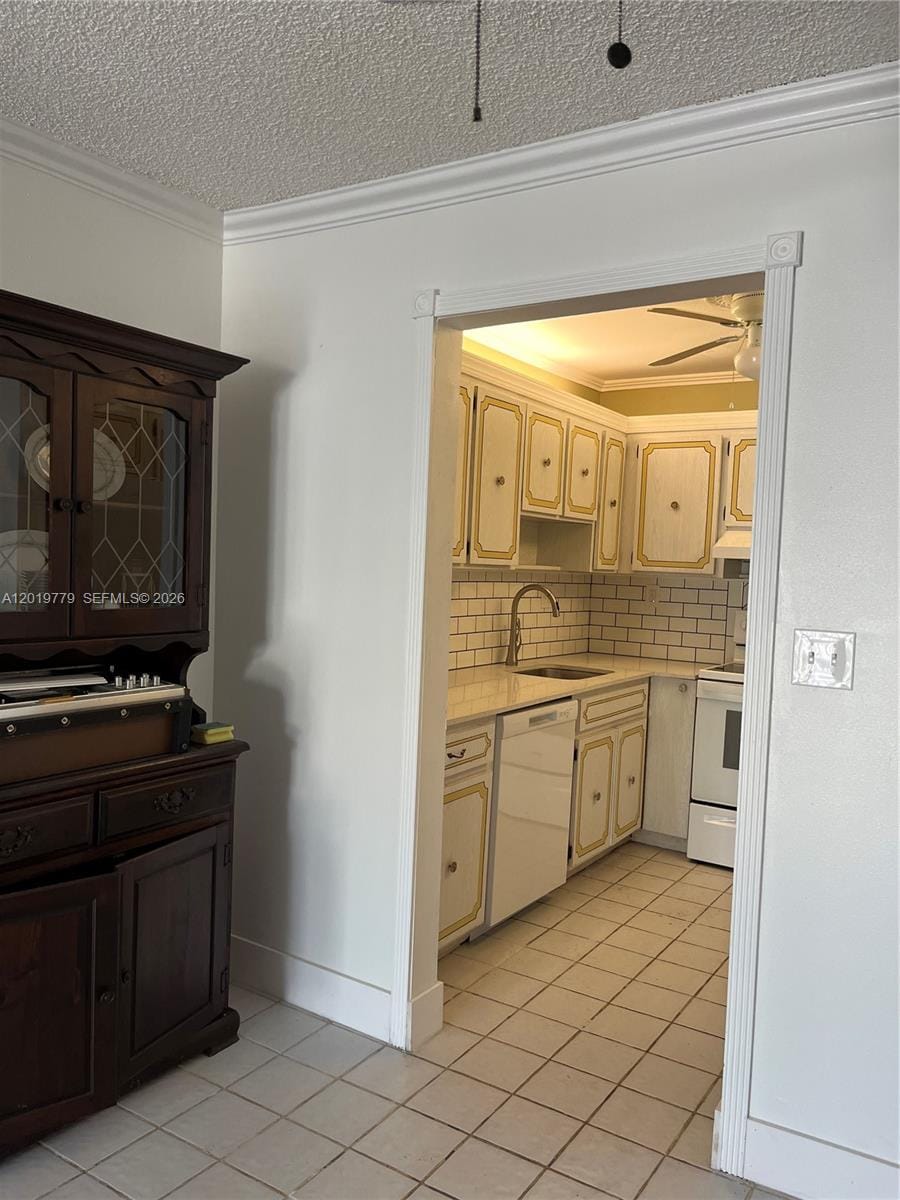 17051 NE 35th Avenue 202, North Miami Beach, FL 33160 photo 13