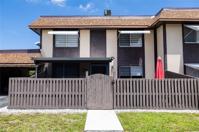 2130 Sherwood Forest Boulevard 13, West Palm Beach, FL 33415