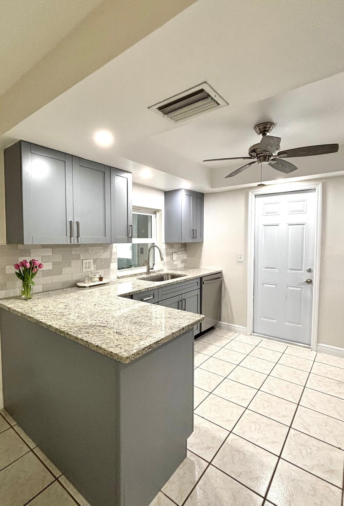 1707 E Ironwood Ct Court E, Oldsmar, FL 34677 photo 4