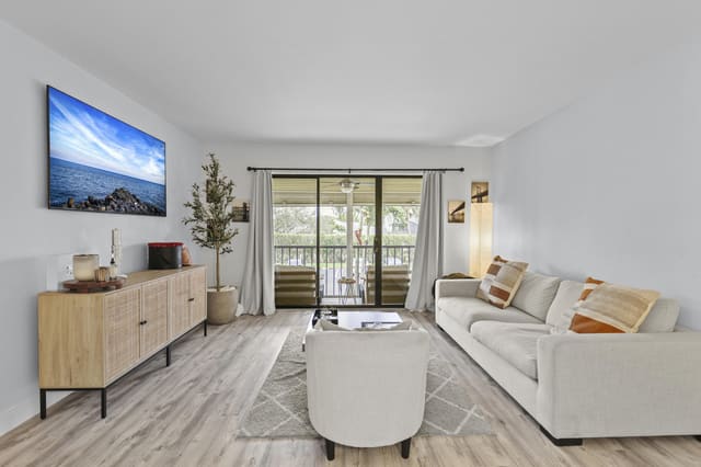 629 Sea Pine Way D2, Pine Ridge North, Greenacres, FL