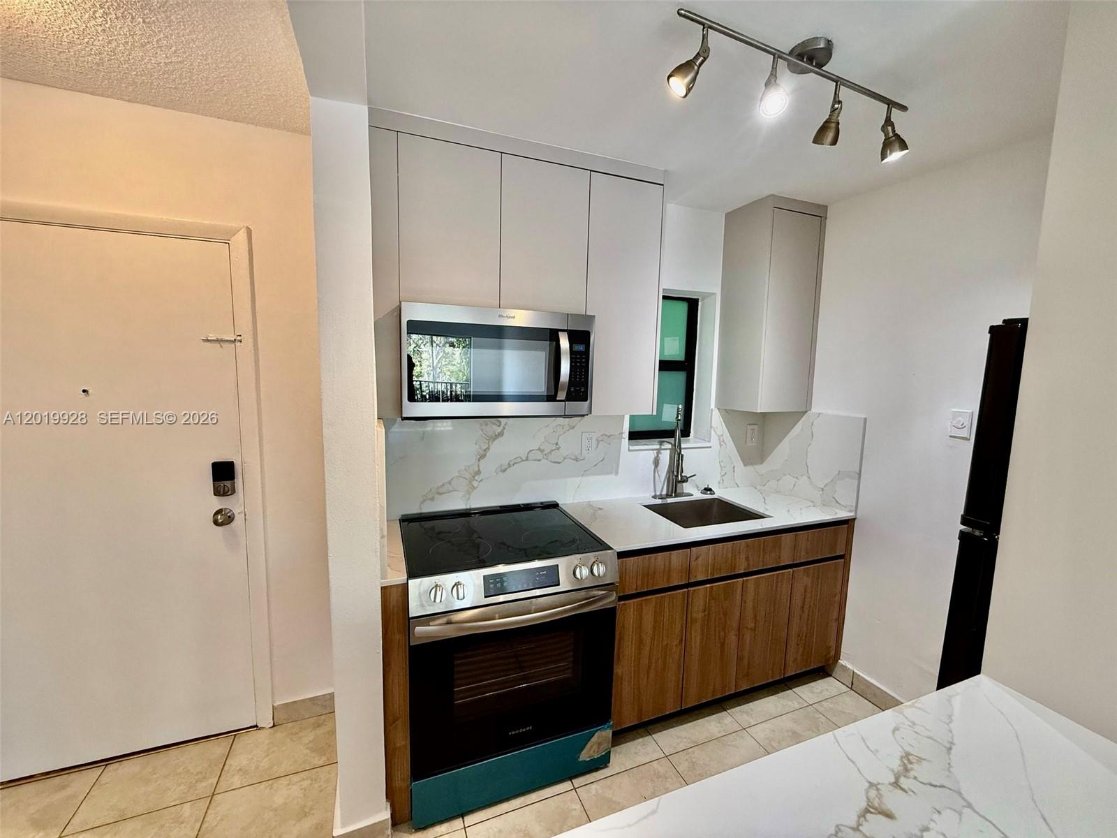 1530 SW 2nd Street 304, Miami, FL 33135, Miami