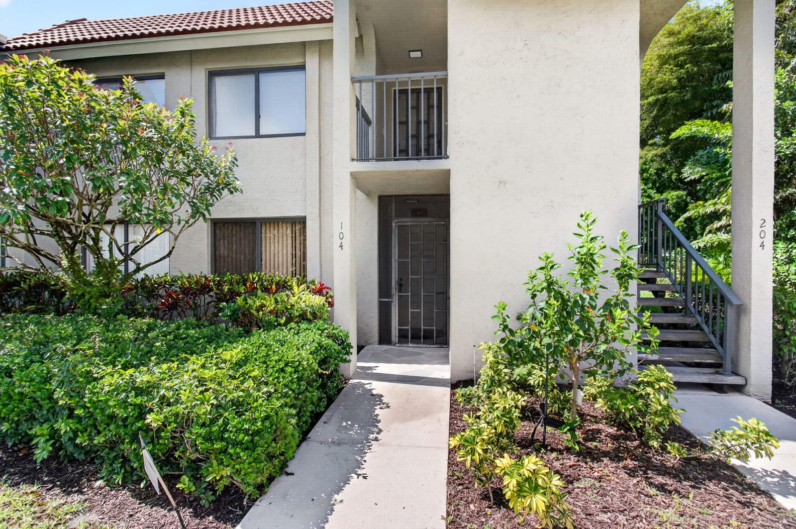 5561 Fairway Park Drive 104, Boynton Beach, FL 33437 photo 2