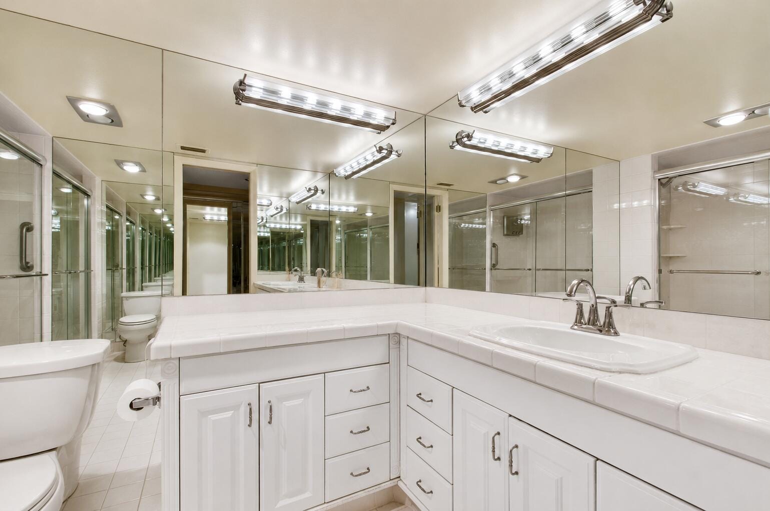 5561 Fairway Park Drive 104, Boynton Beach, FL 33437 photo 16