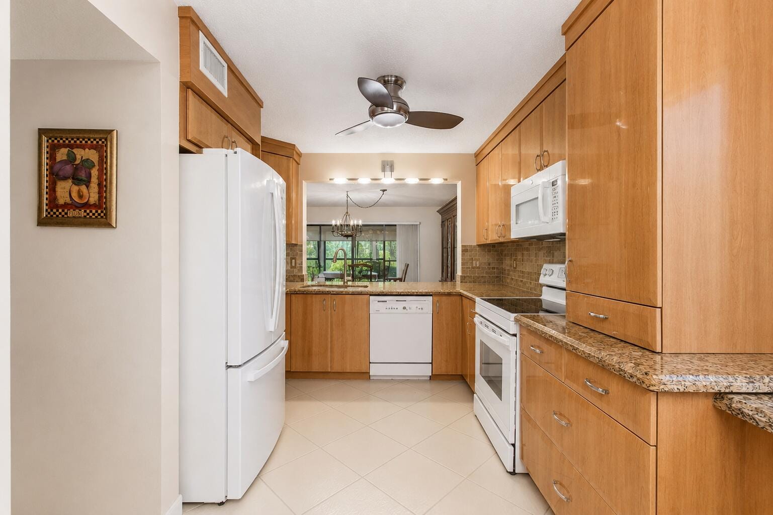 5561 Fairway Park Drive 104, Boynton Beach, FL 33437 photo 3