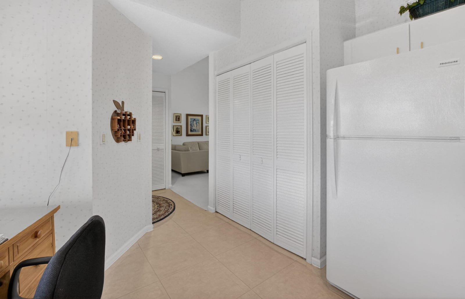 5907 Parkwalk Drive — photo 3