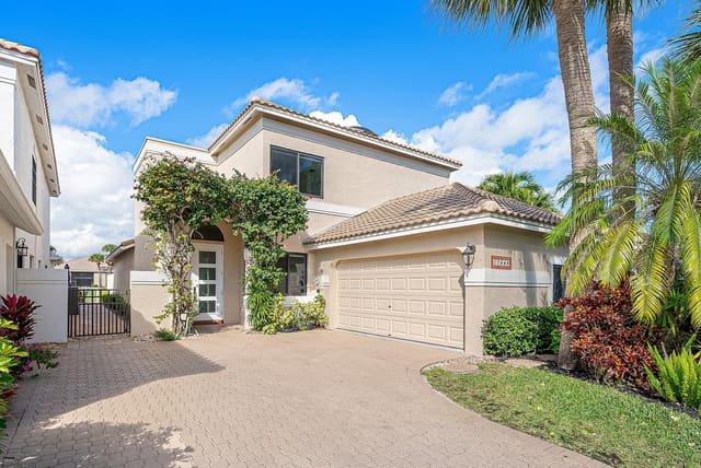17449 Vía Capri, sold in Ville De Capri / Polo Club, Boca Raton, FL
