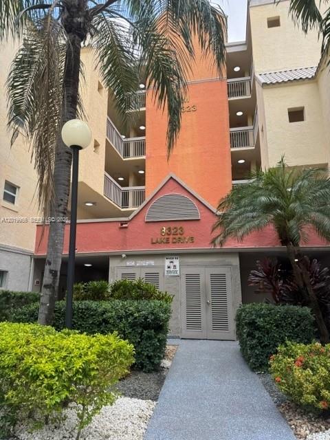 8323 Lake Drive 506, Doral, FL 33166, Doral