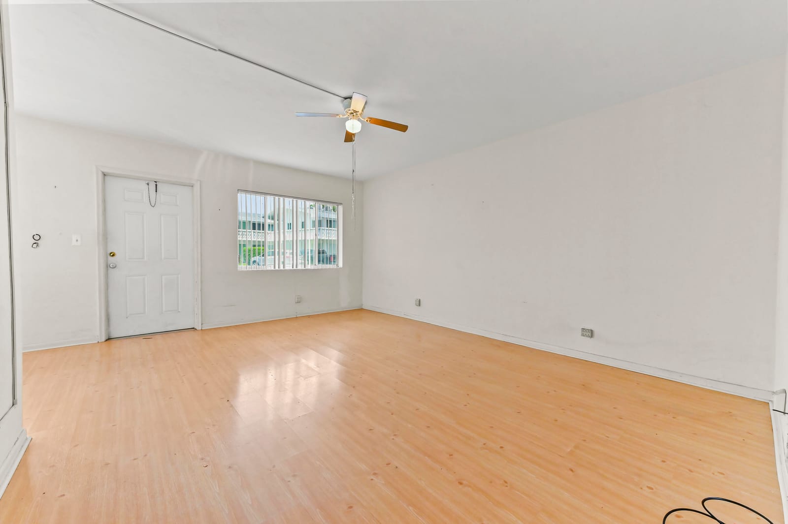 1950 Lake Osborne Drive 9 — photo 4