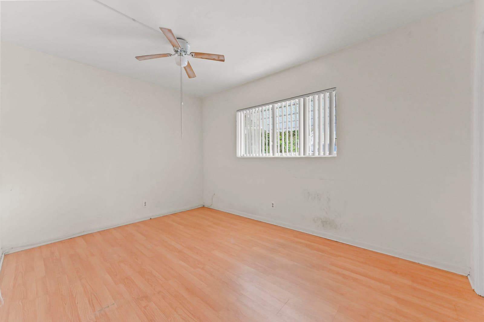 1950 Lake Osborne Drive 9 — photo 7
