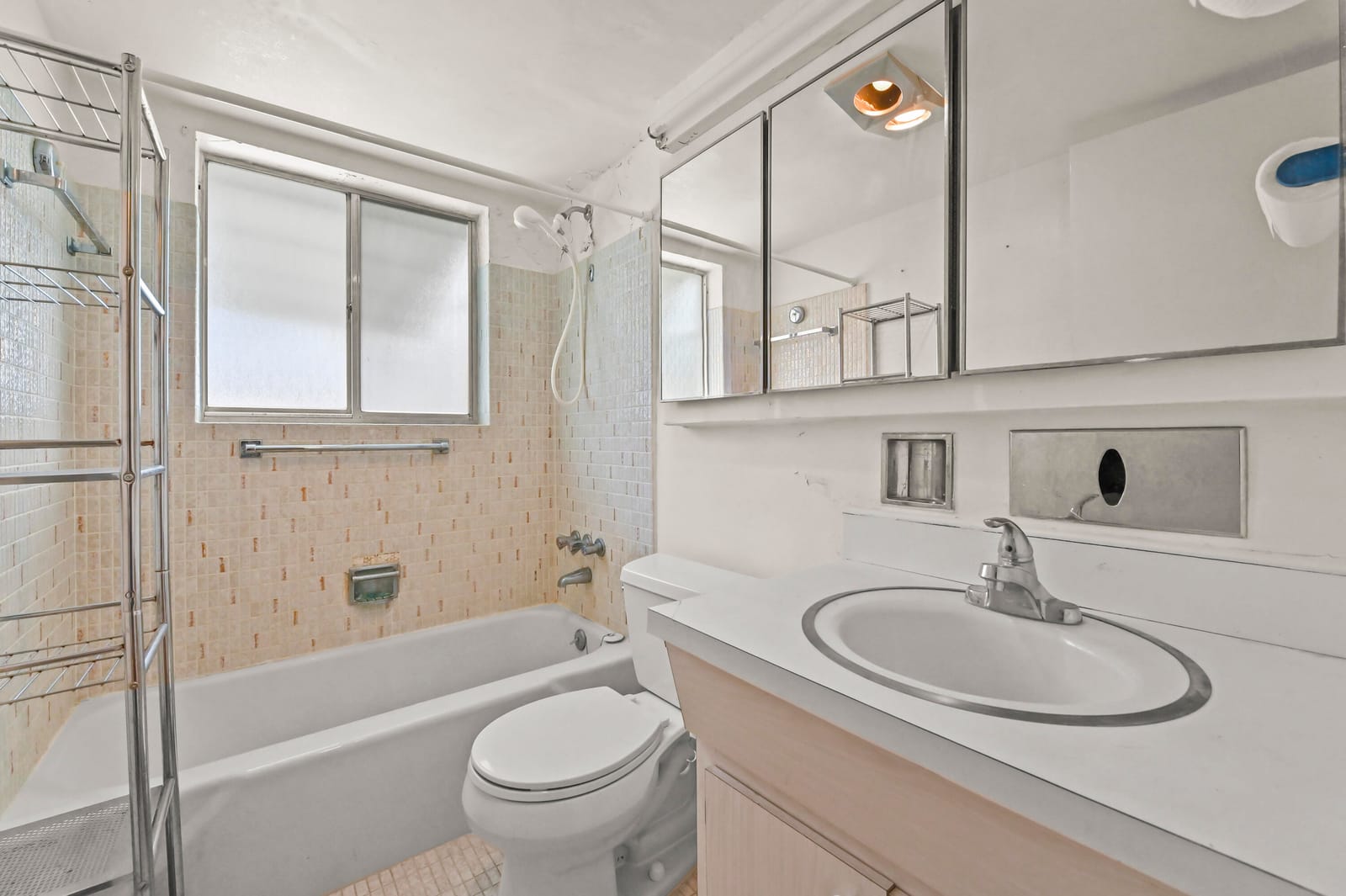 1950 Lake Osborne Drive 9 — photo 8