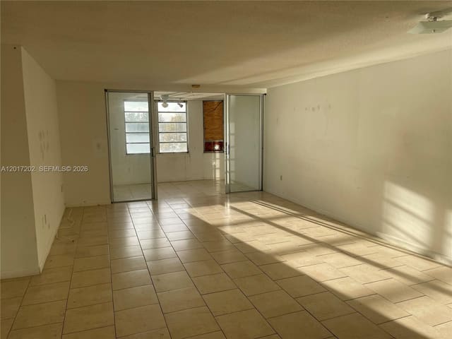 1660 NE 191st Street 313-1, Miami, FL 33179