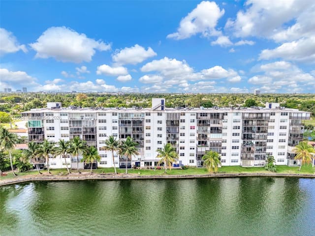 1075 NE Miami Gardens Drive 408, Miami, FL 33179