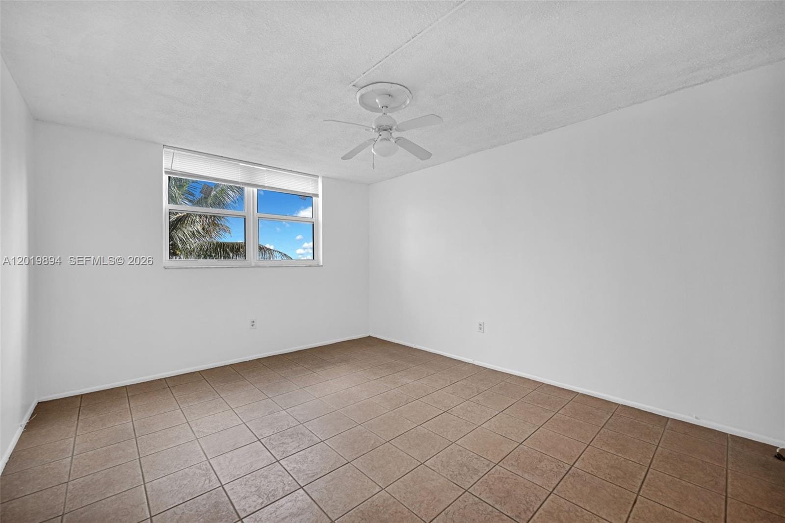 1075 NE Miami Gardens Drive 408, Miami, FL 33179 photo 4