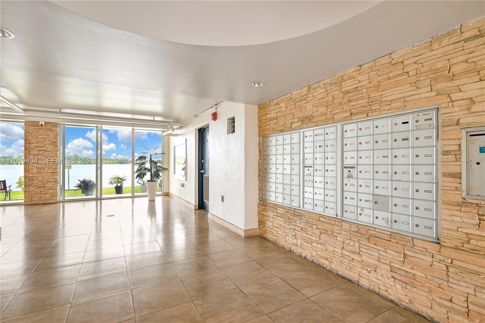 1075 NE Miami Gardens Drive 408, Miami, FL 33179 photo 6