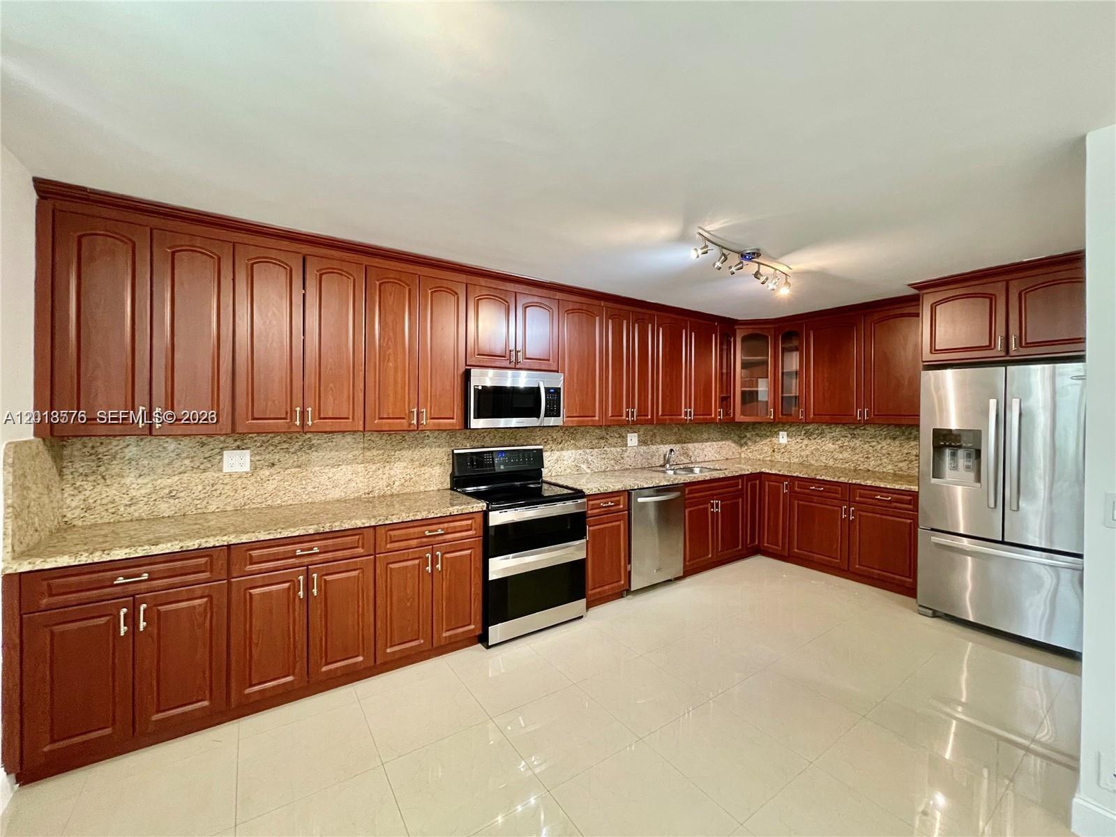 20441 NE 30th Avenue 1229, Aventura, FL 33180, Aventura