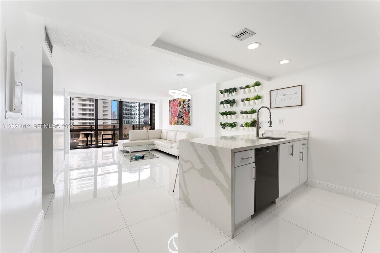 600 NE 36th Street 1111, Miami, FL 33137, Miami