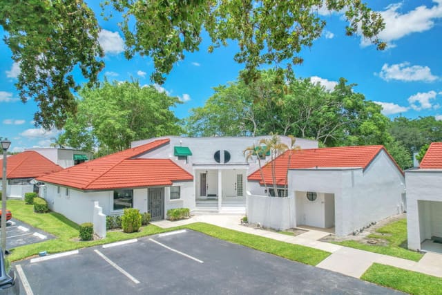 341 NW 36th Avenue, sold in Yorkville, Deerfield Beach, FL