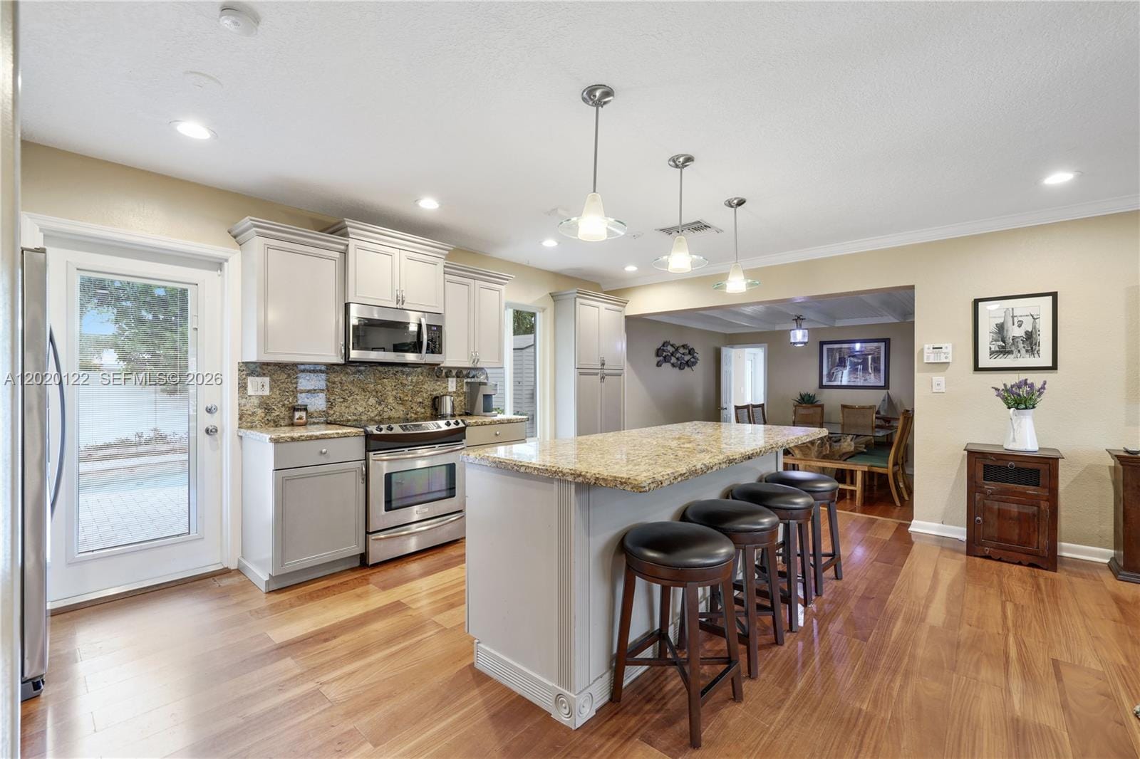 1311 NE 26th Terrace — photo 3