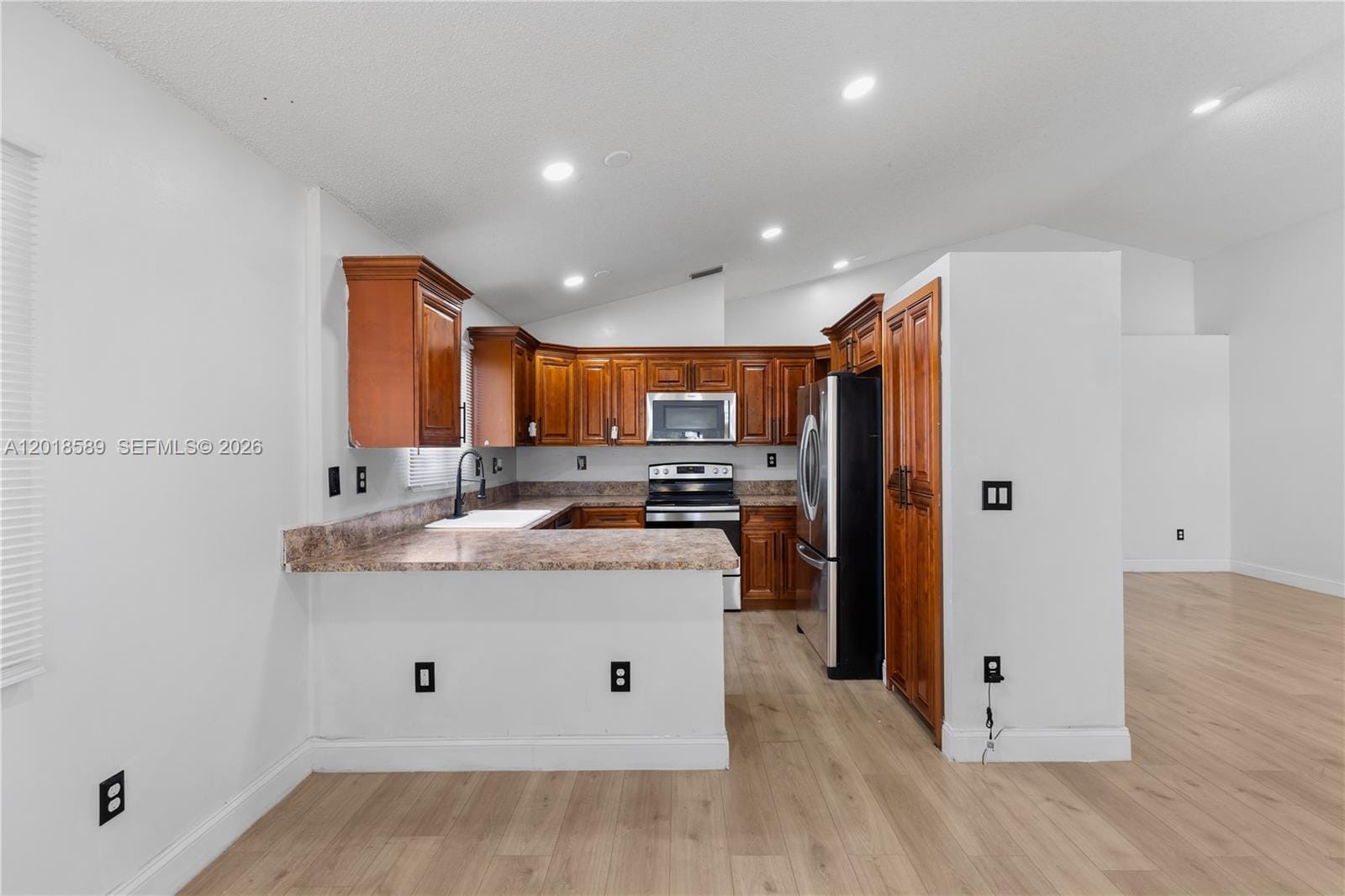 1035 W Jasmine Lane — photo 9