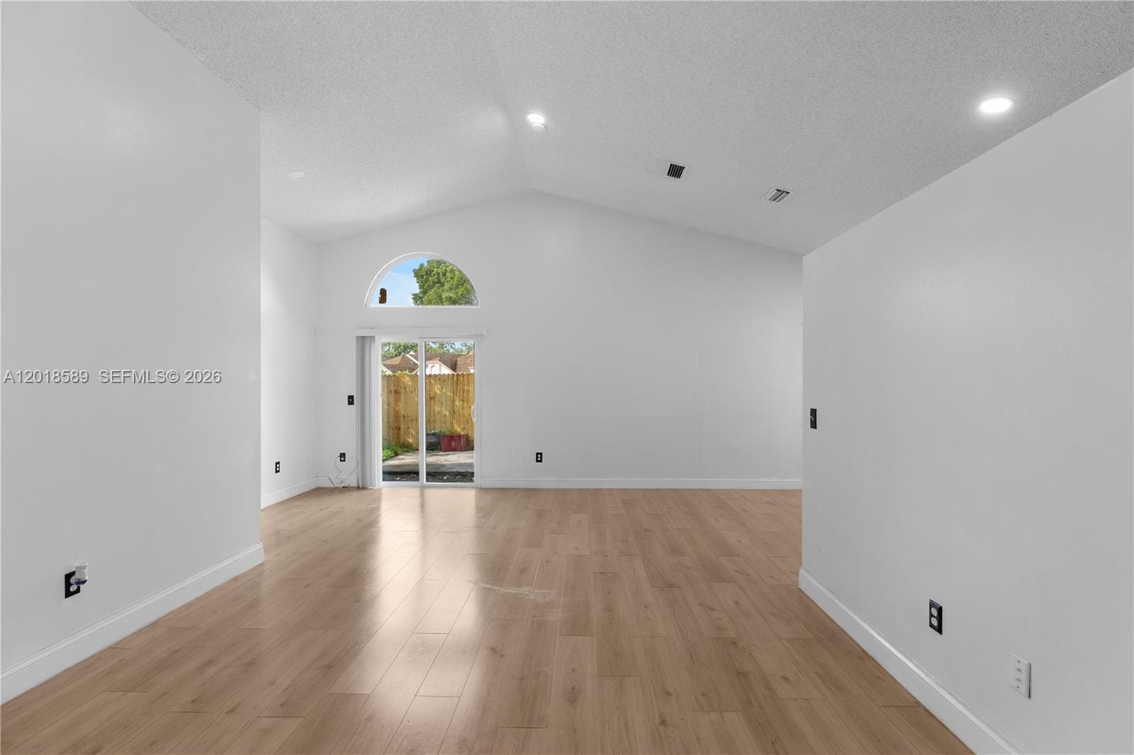 1035 W Jasmine Lane — photo 4