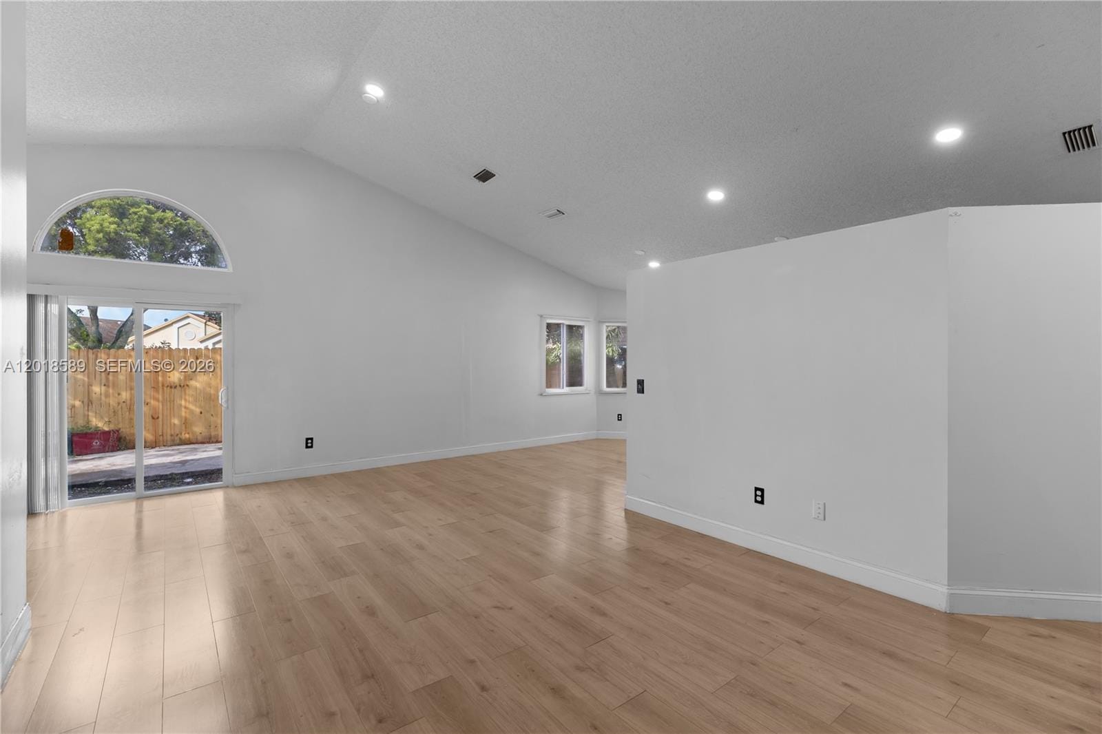 1035 W Jasmine Lane — photo 5