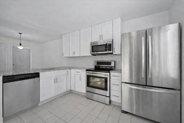 1945 Stratford Way, West Palm Beach, FL 33409
