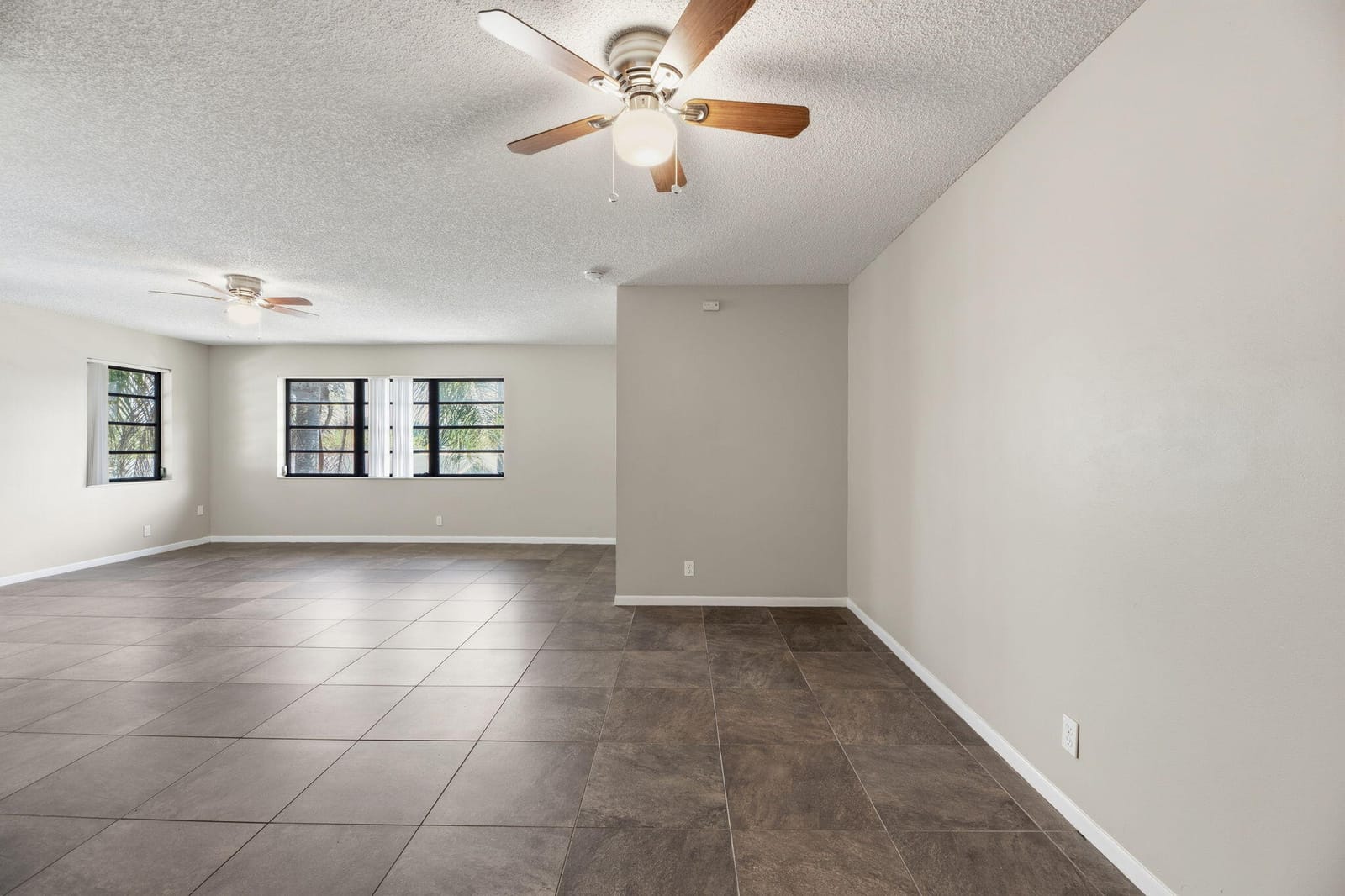1769 NE 40th Place 506 — photo 3