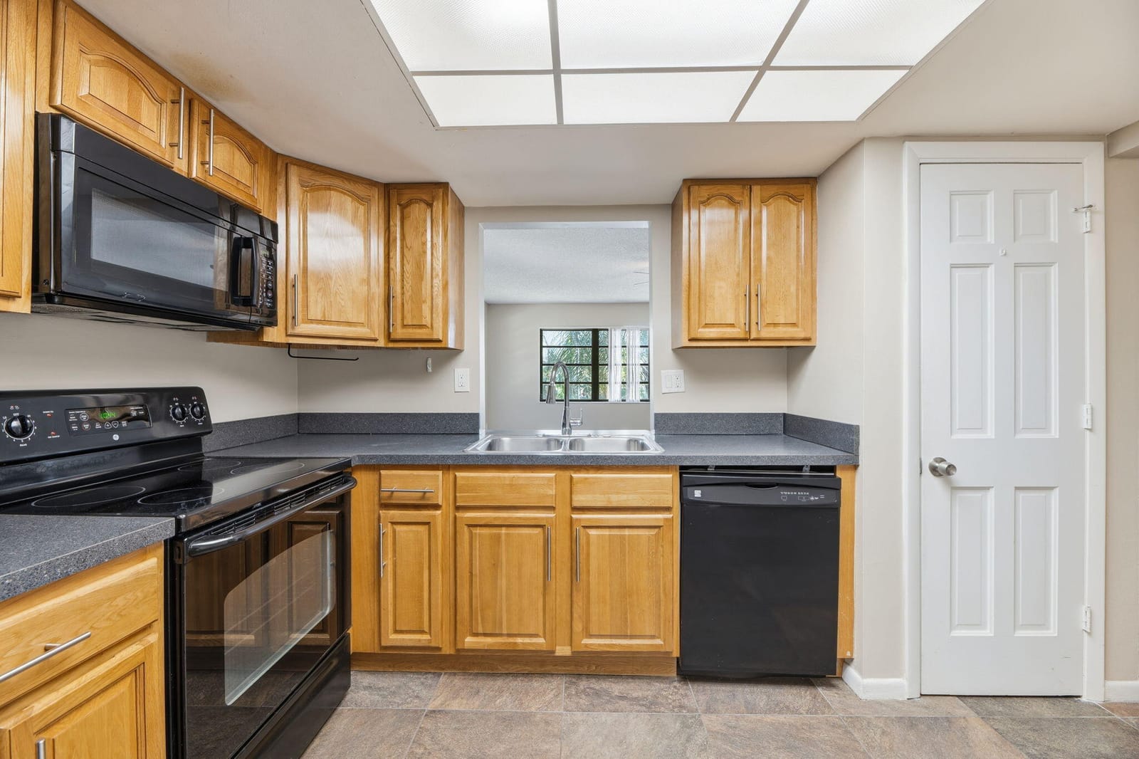 1769 NE 40th Place 506 — photo 9