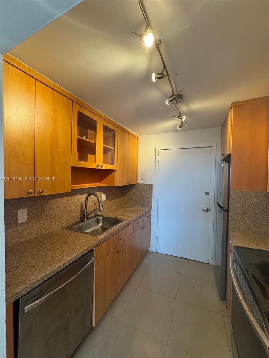 2020 NE 135th Street 303, North Miami, FL 33181 photo 5