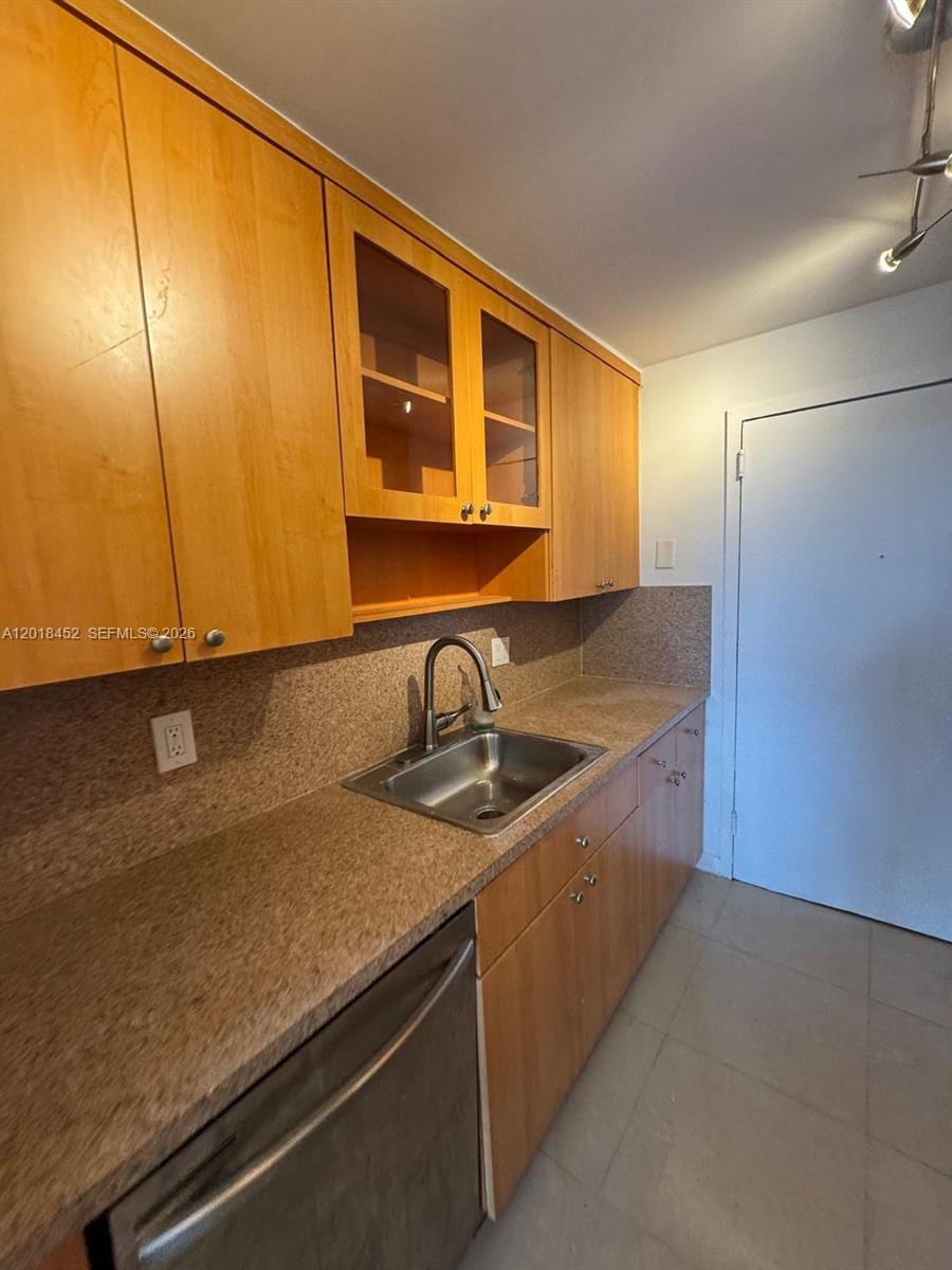 2020 NE 135th Street 303, North Miami, FL 33181 photo 6