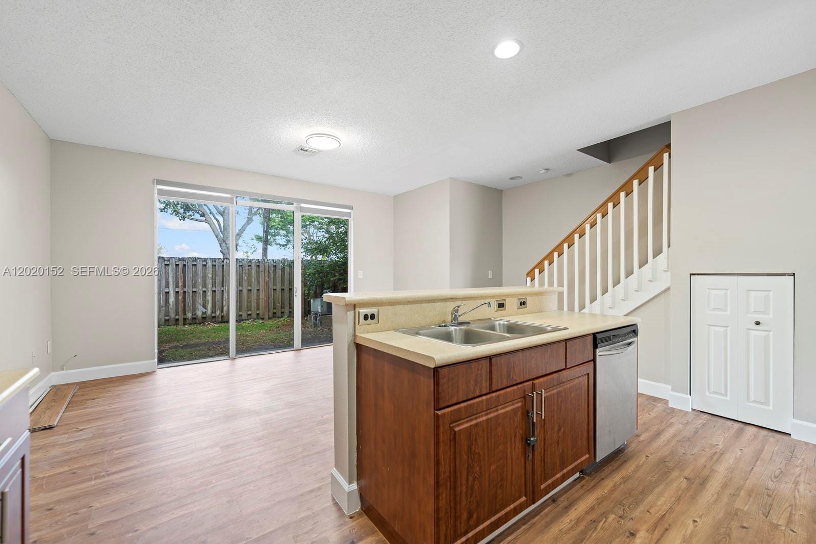 1049 NE 42nd Place, Homestead, FL 33033 photo 2