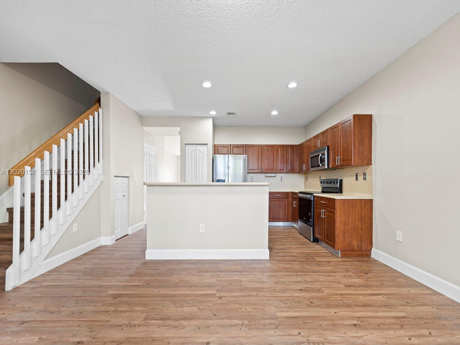 1049 NE 42nd Place, Homestead, FL 33033 photo 3
