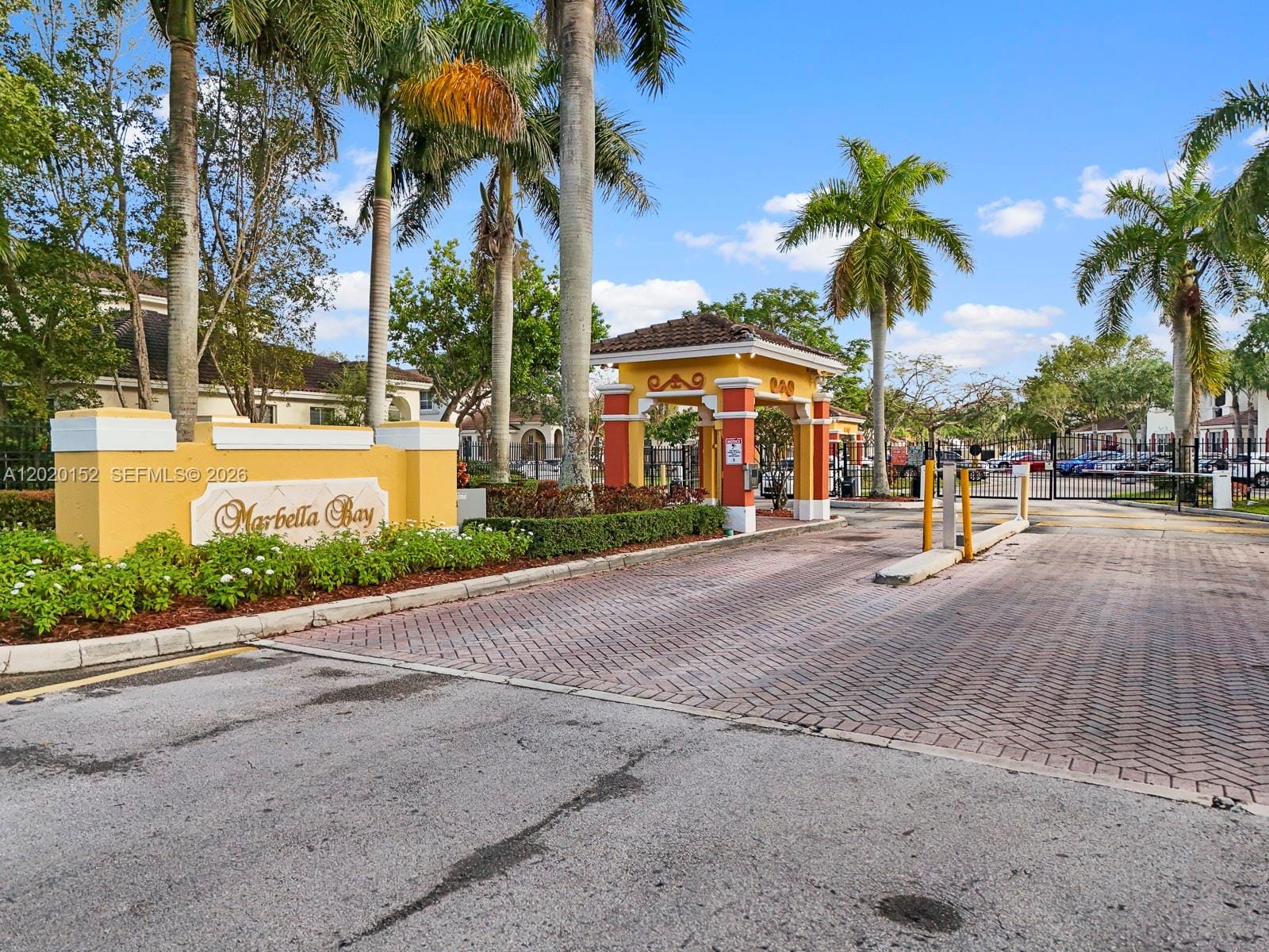 1049 NE 42nd Place, Homestead, FL 33033 photo 4