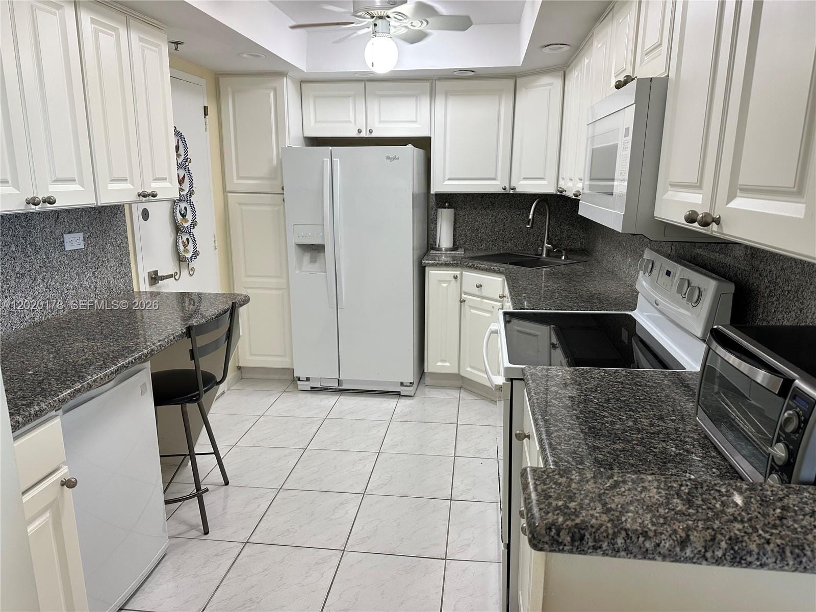 6039 Collins Avenue 924, Miami Beach, FL 33140 photo 8